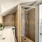 Casa Zu' Saru *