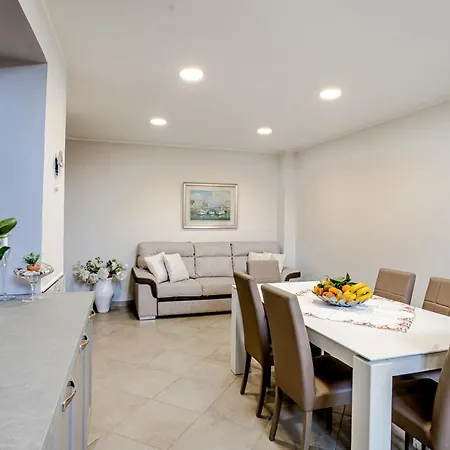 Holiday home Casa Zu' Saru