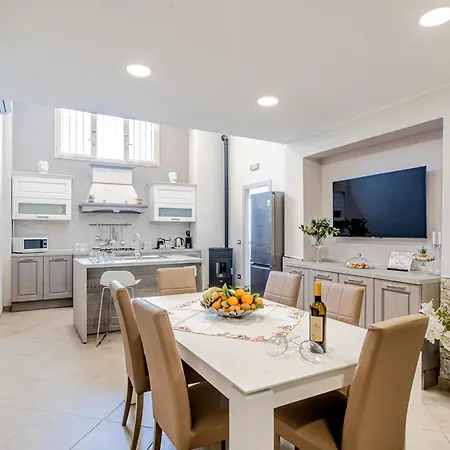 Casa Zu' Saru Holiday home *