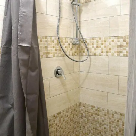 Casa Zu' Saru *